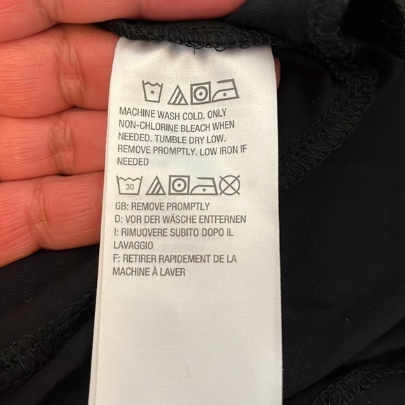 LOGO Lounge Lori Goldstein size Medium shark hem jacket in black. - Picture 7 of 9